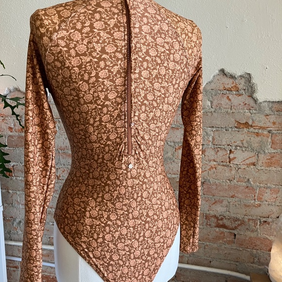 Rhythm Nazare Paisley Long Sleeve Surfsuit Women’s Size Medium - Picture 6 of 10